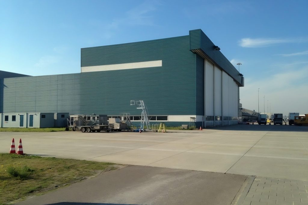 vliegtuighanger Eindhoven 2